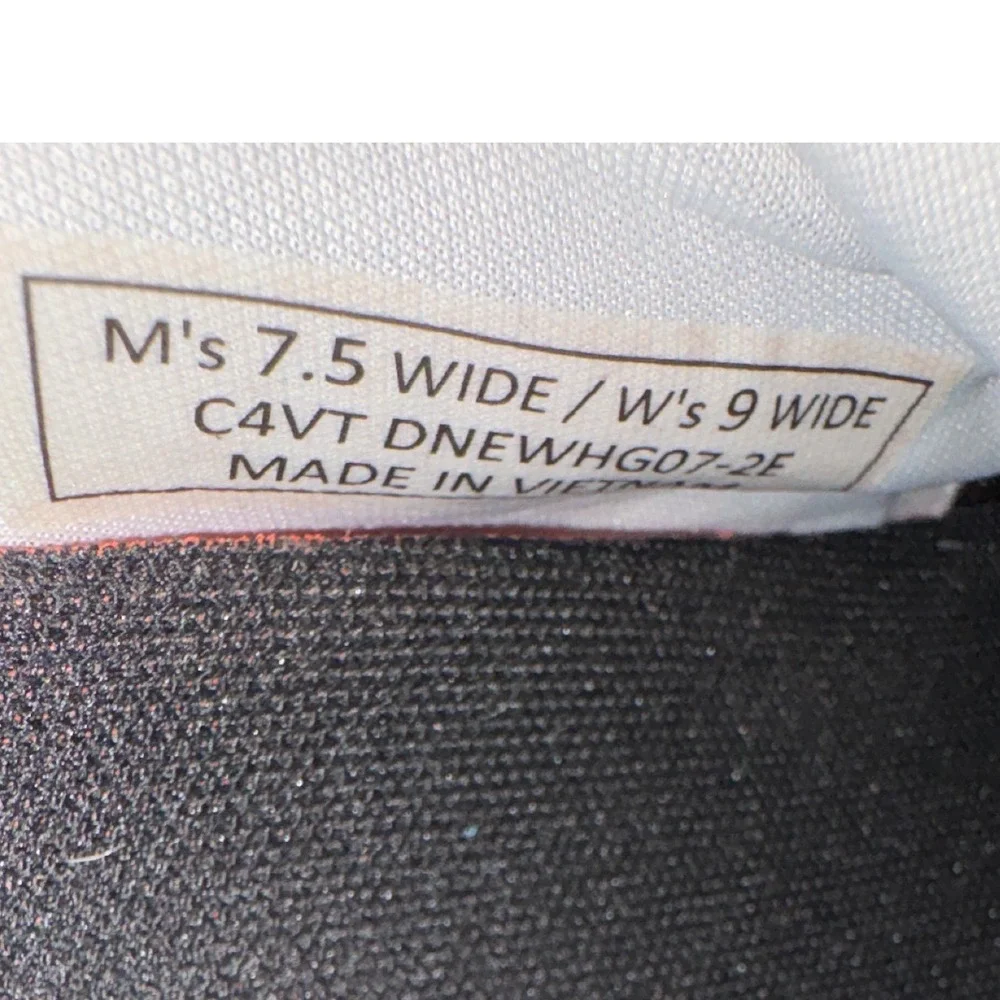 Kizik Enclosed Canvas Men 7.5 Womens 9 Wide Light Grey Hands Free Slip On